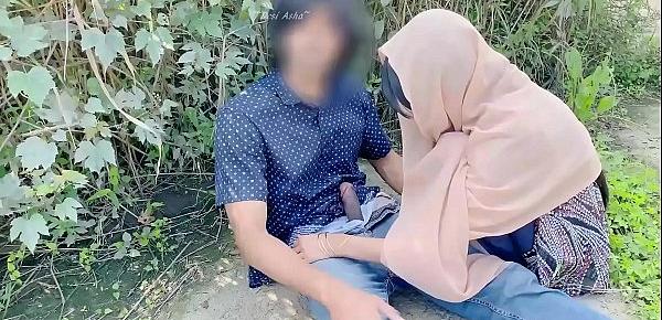  Hijab desi girl fucked in jungle with her boyfriend